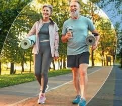 download (19) pessoa caminhando para melhorar saúde e reduzir risco da obesidade