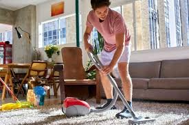 download (30) pessoa limpando a casa sem esforço físico