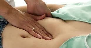 download (36) pessoa medindo a barriga para avaliar gordura visceral