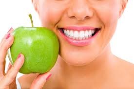 download (1) Alimentação saudável ajuda a proteger dentes e gengivas