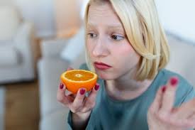 download (23) Pessoa percebendo perda de olfato no dia a dia