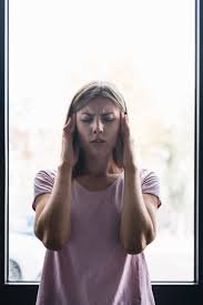 download (3) pessoa estressada refletindo sobre queda de libido