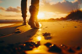 download (30) pessoa caminhando na praia representando o processo de emagrecer até o verão.