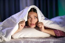 images (21) Pessoa com sono irregular associado ao ganho de peso.