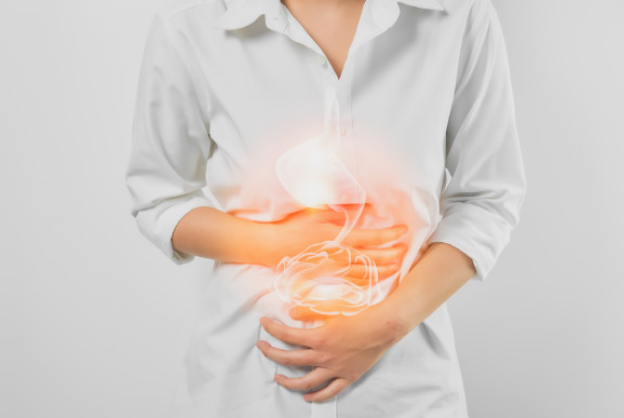 Dor-no-estômago Dor no estômago em jejum causando queimação