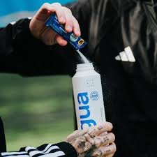 download (21) Água com eletrólitos para hidratação no calor intenso