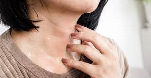 download (24) pessoa demonstrando irritação em dia de calor