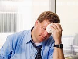 download (35) Pessoa com sudorese excessiva em ambiente quente