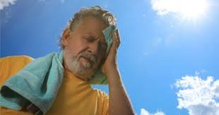 download (53) Pessoa sentindo tontura após exposição ao sol