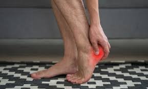 download (1) dor no osso do calcanhar em repouso