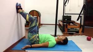 images (12) Exercícios de estabilidade da coluna realizados no chão