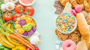 download (2) alimentos ricos em açúcar contrastando com alimentos saudáveis
