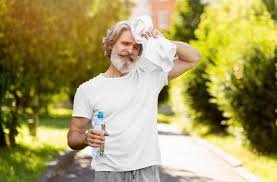 download (22) homem refletindo sobre mudanças no corpo e saúde