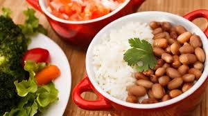 download (27) comparação entre lanche ultraprocessado e lanche saudável