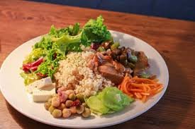 download (6) prato simples com alimentos equilibrados e saudáveis