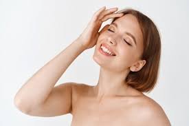 download (8) mulher com pele saudável e aparência natural sorrindo